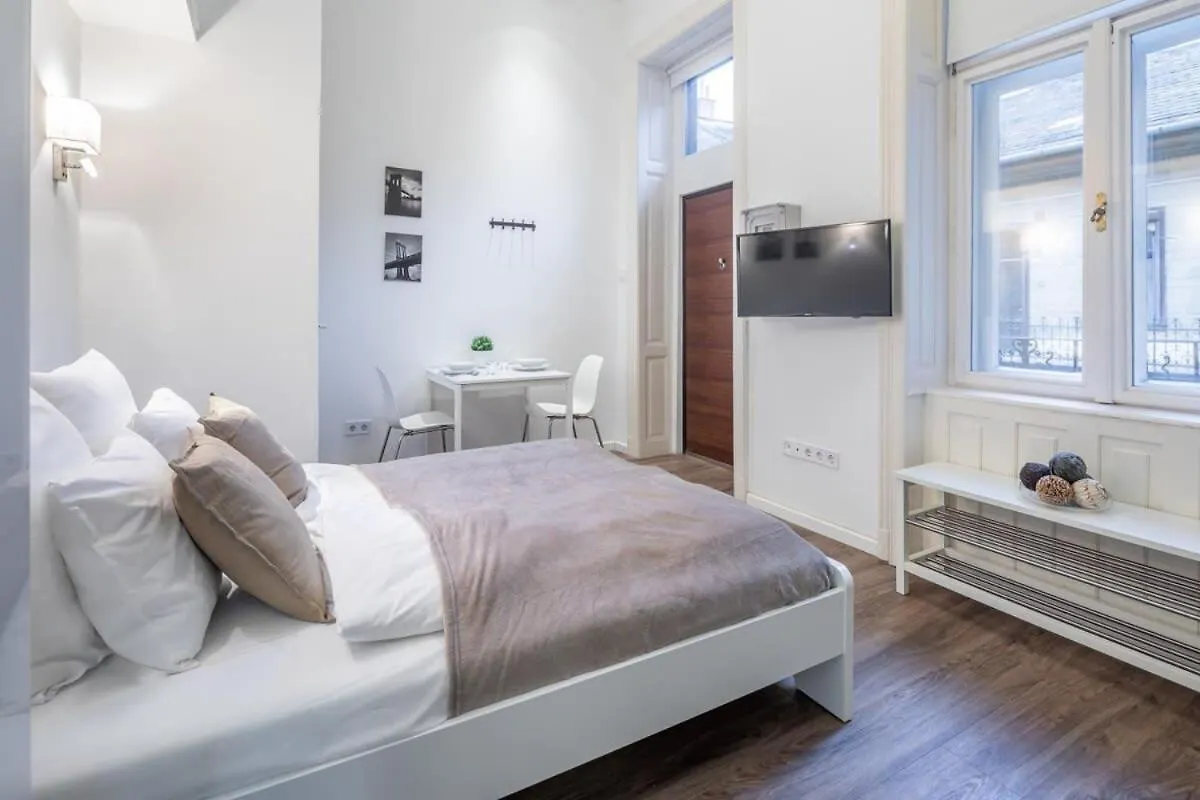 Charming Apartment At Central Location Budapest