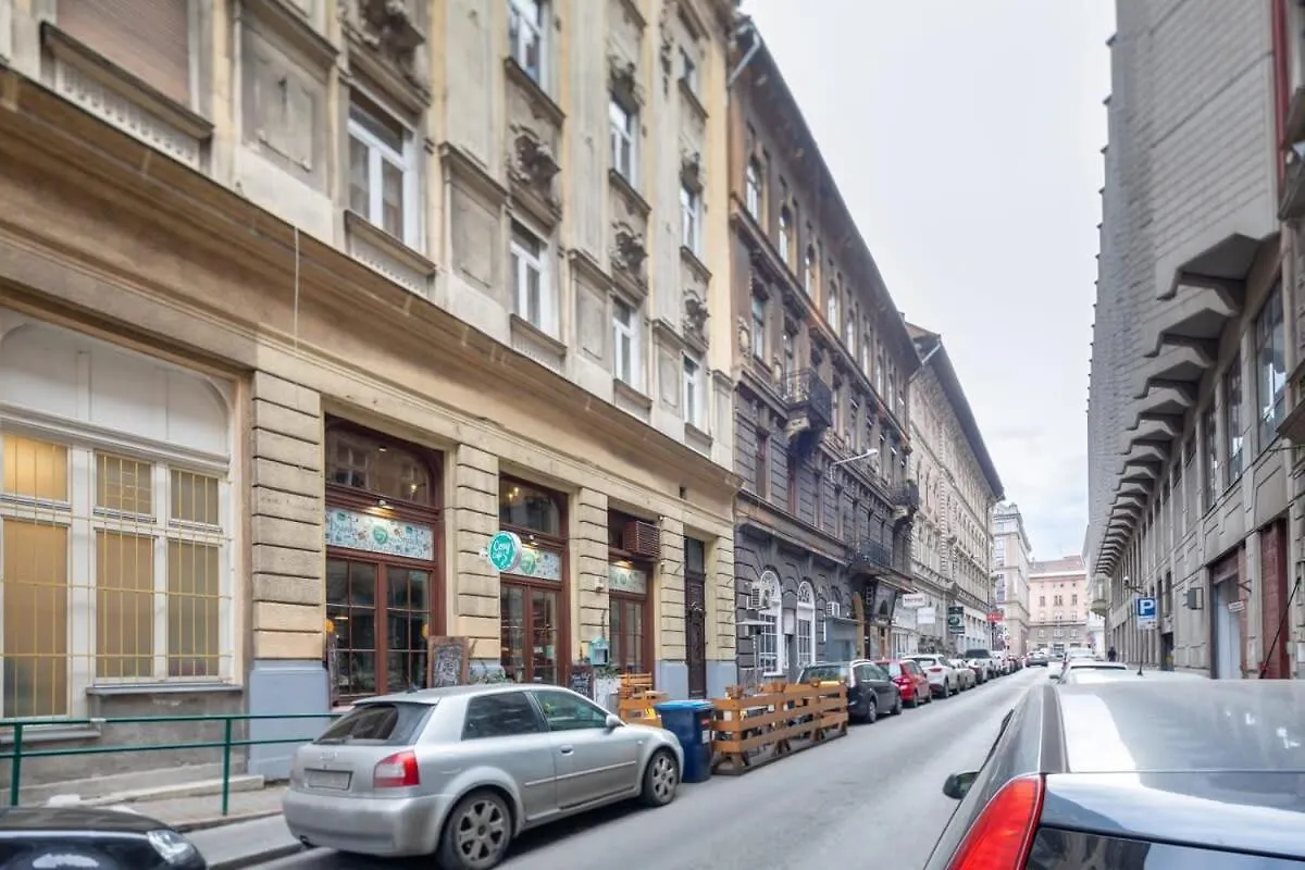 Charming Apartment At Central Location Budapest Hungary